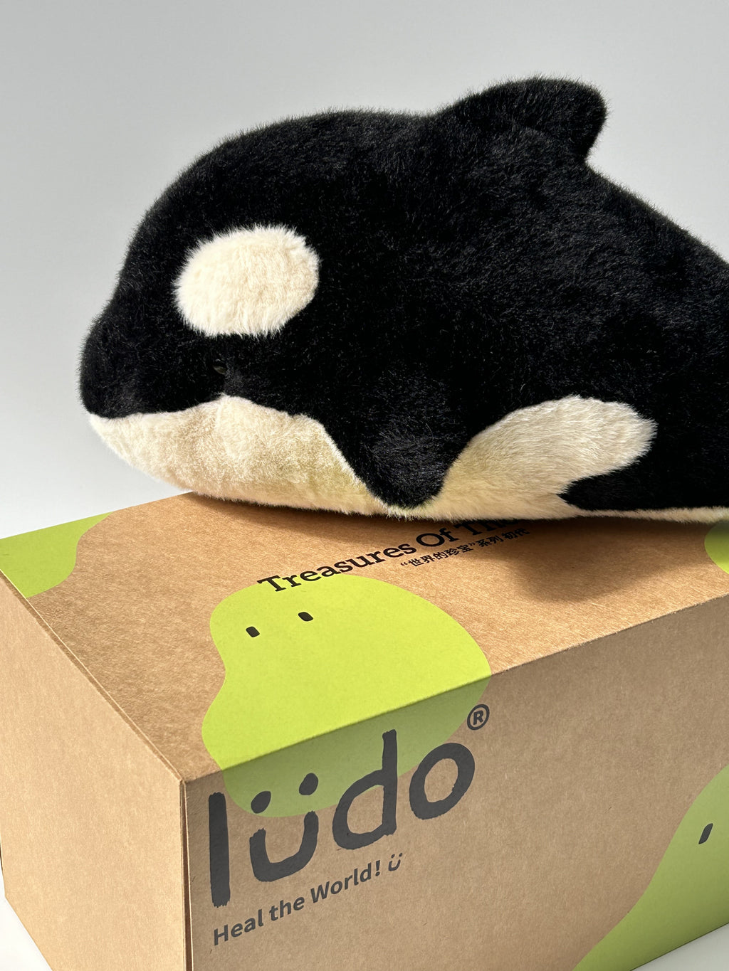 LUDO Orca Magnetic Plush Pillow - image 4